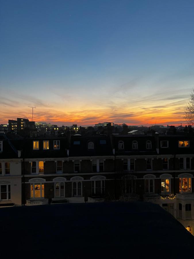 Newly Renovated Modern Studio Apartment In West Kensington 런던 외부 사진